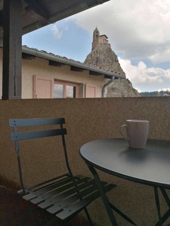 Studio Avec Balcon Au Pied Du Rocher D'Aiguilhe Apartamento Le Puy-en-Velay Exterior foto